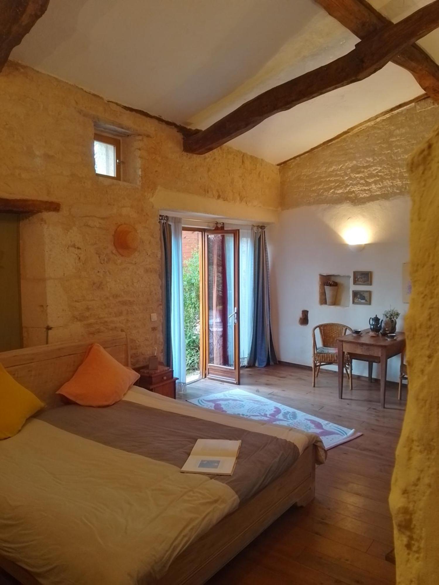Bastida De Beata Bed & Breakfast Noailles  ภายนอก รูปภาพ
